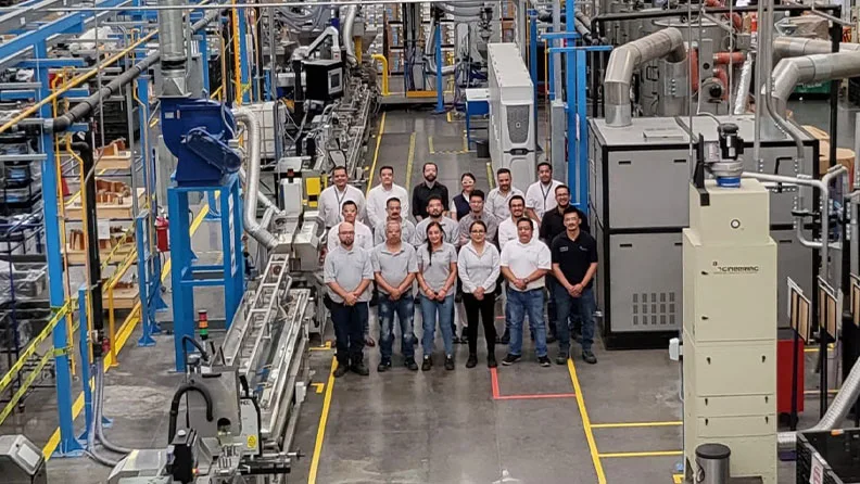 San Luis Potosí Team Installs New Multi-Layer Extrusion Line